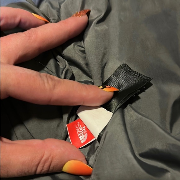 The North Face Women’s K Rain Jacket- Medium- Like New - Picture 16 of 16